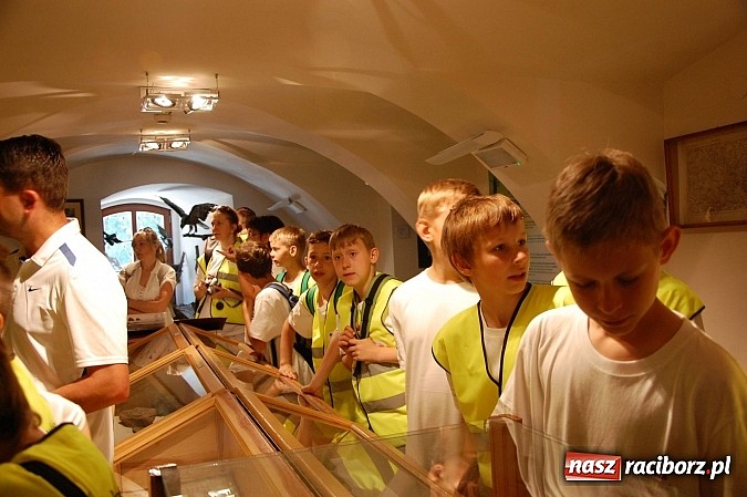 Zdjęcie w galerii na portalu naszraciborz.pl: Uczestnicy projektu Przez sport do zdrowia zwiedzili raciborski zamek wiadomości z regionu