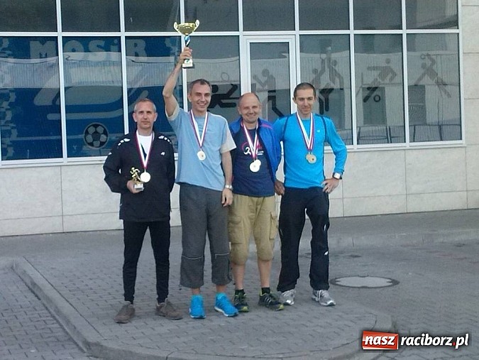 Zdjęcie w galerii na portalu naszraciborz.pl: Drużyna Rafako Mistrzem Polski w biegu ulicznym na 10 km wiadomości z regionu