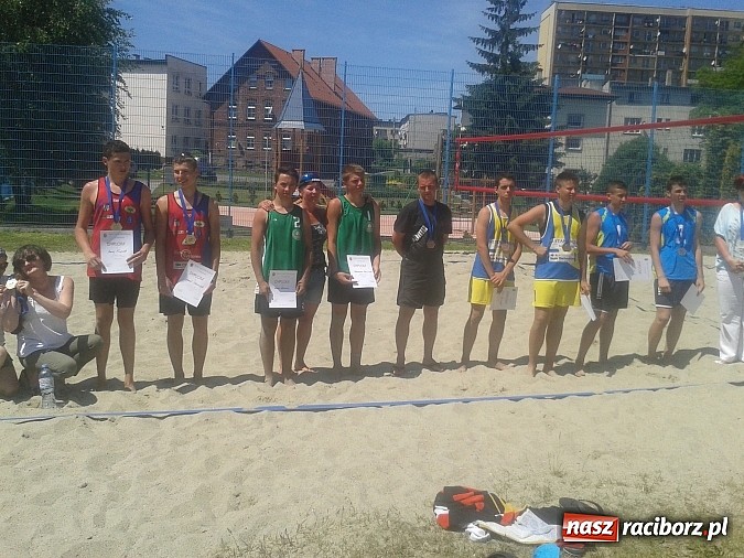 Zdjęcie w galerii na portalu naszraciborz.pl: Finał Mistrzostw Śląska w plażówce młodzików wiadomości z regionu
