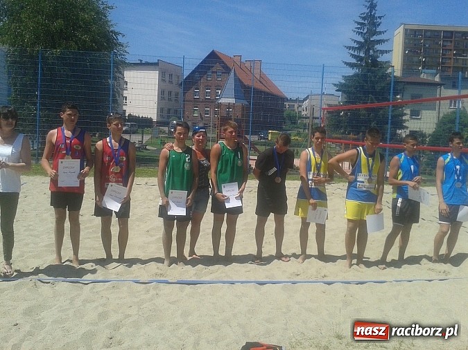 Zdjęcie w galerii na portalu naszraciborz.pl: Finał Mistrzostw Śląska w plażówce młodzików wiadomości z regionu