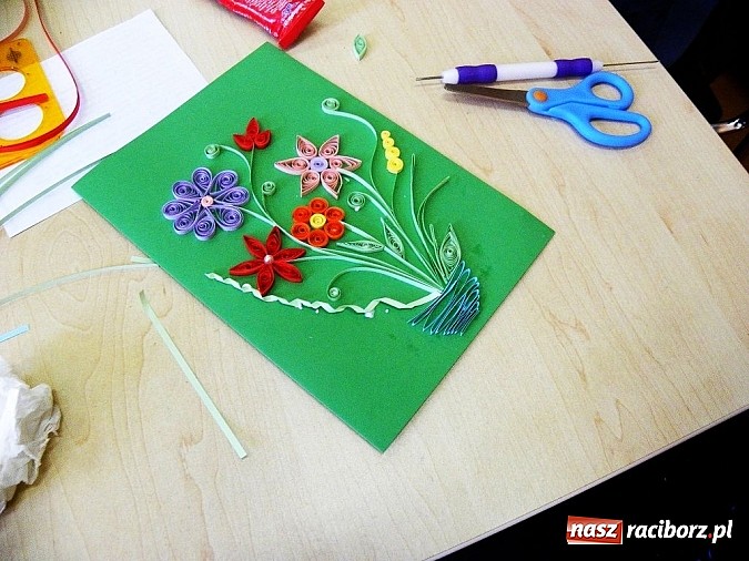 Zdjęcie w galerii na portalu naszraciborz.pl: Quilling raz jeszcze w bibliotece wiadomości z regionu
