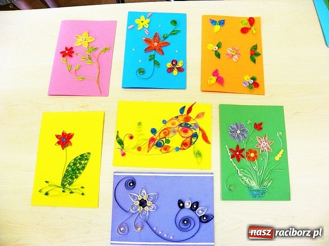 Zdjęcie w galerii na portalu naszraciborz.pl: Quilling raz jeszcze w bibliotece wiadomości z regionu