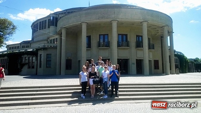 Zdjęcie w galerii na portalu naszraciborz.pl: Wrocław na trasie wycieczki III b z Gimnazjum Nr 5 wiadomości z regionu