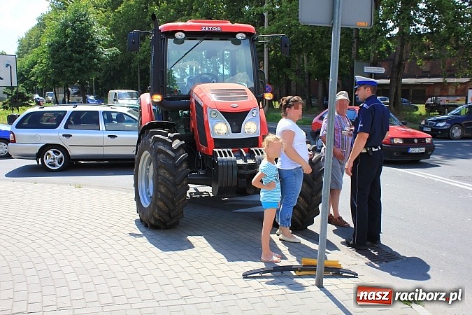 Zdjęcie w galerii na portalu naszraciborz.pl: Na Kościuszki ford zderzył się z traktorem wiadomości z regionu