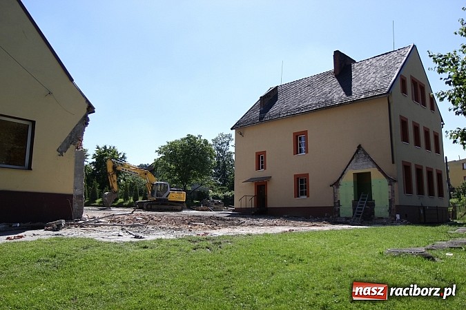 Zdjęcie w galerii na portalu naszraciborz.pl: Raciborski Borbud przebuduje szkołę w Kobyli wiadomości z regionu