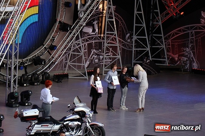 Zdjęcie w galerii na portalu naszraciborz.pl: Dominika Sozańska wyróżniona na festiwalu w Koninie wiadomości z regionu