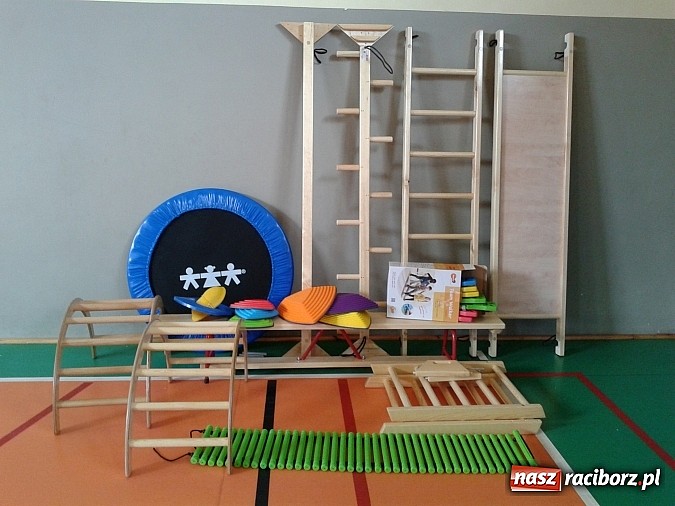 Zdjęcie w galerii na portalu naszraciborz.pl: Szkoły w gminie Nędza z nowym sprzętem wiadomości z regionu