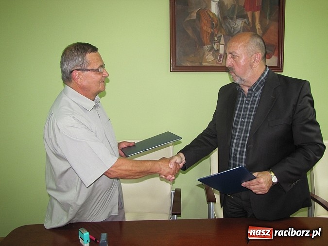Zdjęcie w galerii na portalu naszraciborz.pl: Wykształcą studentów zawodowo. PWSZ ma umowę z firmą PIVEXIN wiadomości z regionu