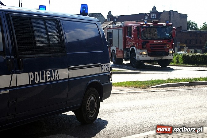 Zdjęcie w galerii na portalu naszraciborz.pl: Wyciek oleju z TIR-a na Kozielskiej. Ruch w centrum Raciborza sparaliżowany!  wiadomości z regionu