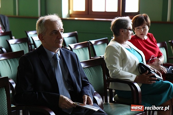 Zdjęcie w galerii na portalu naszraciborz.pl: Filary Ziemi Raciborskiej: znamy już laureat&oacute;w sz&oacute;stej edycji konkursu wiadomości z regionu