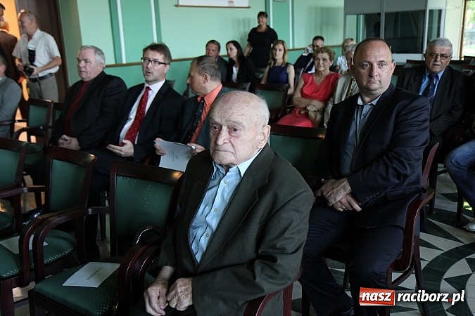 Zdjęcie w galerii na portalu naszraciborz.pl: Filary Ziemi Raciborskiej: znamy już laureat&oacute;w sz&oacute;stej edycji konkursu wiadomości z regionu