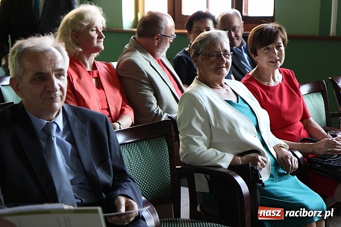 Zdjęcie w galerii na portalu naszraciborz.pl: Filary Ziemi Raciborskiej: znamy już laureat&oacute;w sz&oacute;stej edycji konkursu wiadomości z regionu