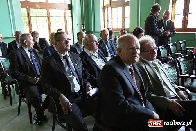 Zdjęcie w galerii na portalu naszraciborz.pl: Filary Ziemi Raciborskiej: znamy już laureat&oacute;w sz&oacute;stej edycji konkursu wiadomości z regionu