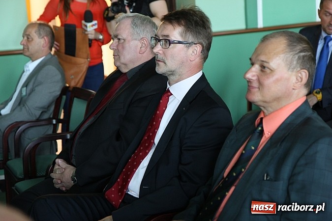 Zdjęcie w galerii na portalu naszraciborz.pl: Filary Ziemi Raciborskiej: znamy już laureat&oacute;w sz&oacute;stej edycji konkursu wiadomości z regionu