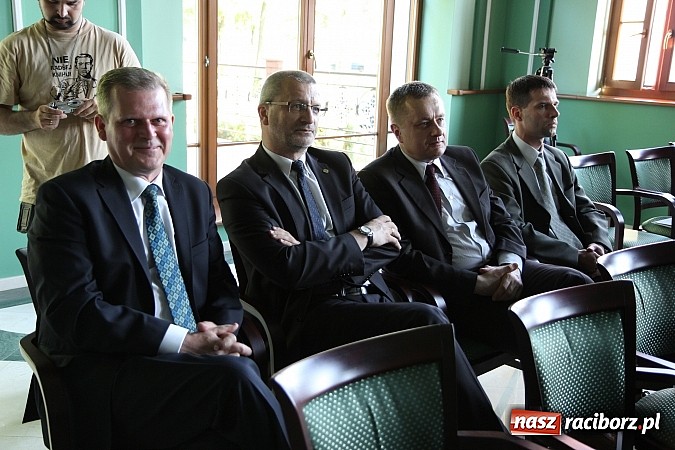 Zdjęcie w galerii na portalu naszraciborz.pl: Filary Ziemi Raciborskiej: znamy już laureat&oacute;w sz&oacute;stej edycji konkursu wiadomości z regionu