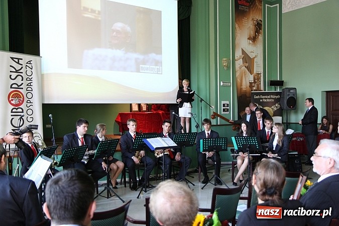 Zdjęcie w galerii na portalu naszraciborz.pl: Filary Ziemi Raciborskiej: znamy już laureat&oacute;w sz&oacute;stej edycji konkursu wiadomości z regionu