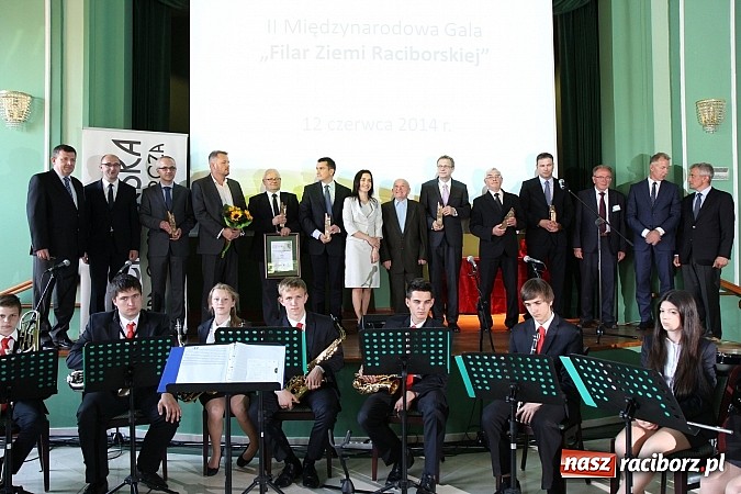 Zdjęcie w galerii na portalu naszraciborz.pl: Filary Ziemi Raciborskiej: znamy już laureat&oacute;w sz&oacute;stej edycji konkursu wiadomości z regionu