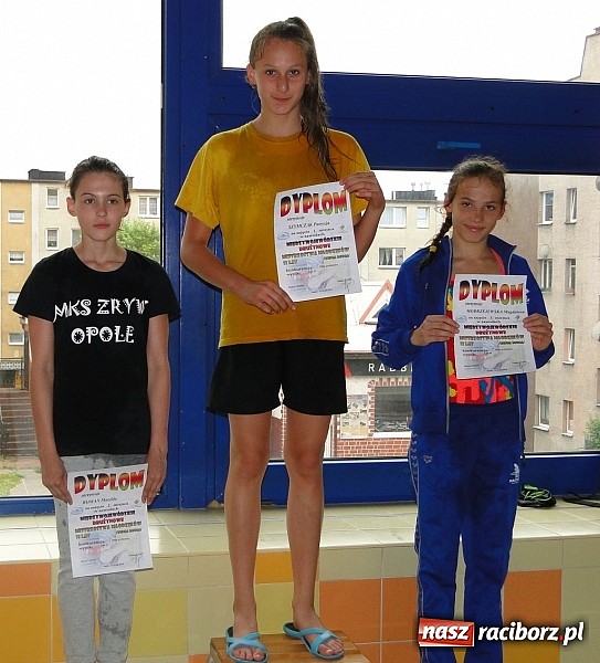 Zdjęcie w galerii na portalu naszraciborz.pl: Magdalena Modrzejewska trzecia na pływackich zawodach w Radlinie wiadomości z regionu