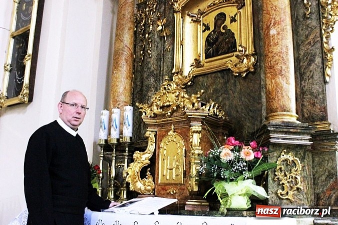 Zdjęcie w galerii na portalu naszraciborz.pl: Gliwicka Ikona z papieskimi koronami wiadomości z regionu