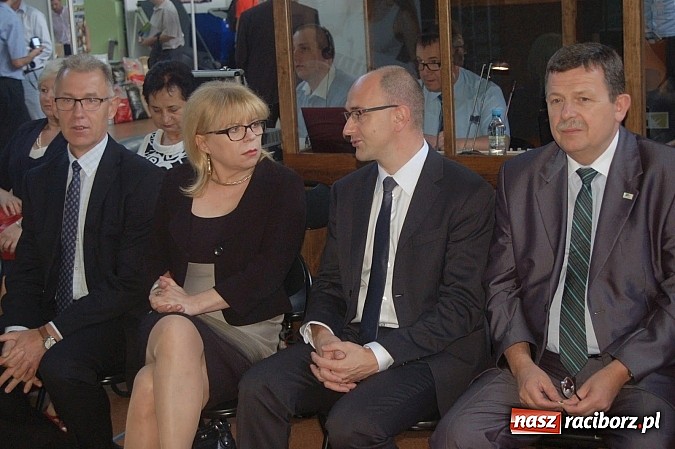 Zdjęcie w galerii na portalu naszraciborz.pl: Za nami I dzień Międzynarodowych Targów Energii Odnawialnej w Raciborzu wiadomości z regionu