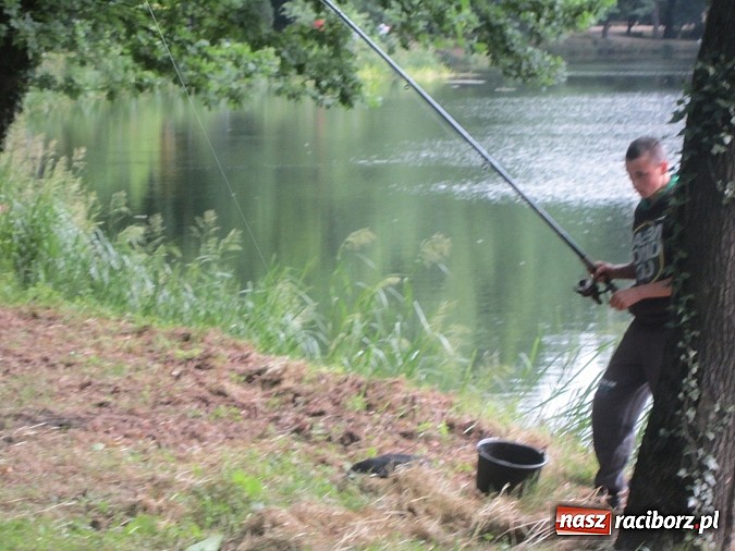 Zdjęcie w galerii na portalu naszraciborz.pl: I Mistrzostwa Polski MOW w Wędkarstwie Spławikowym przy starym opactwie wiadomości z regionu