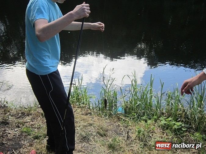 Zdjęcie w galerii na portalu naszraciborz.pl: I Mistrzostwa Polski MOW w Wędkarstwie Spławikowym przy starym opactwie wiadomości z regionu