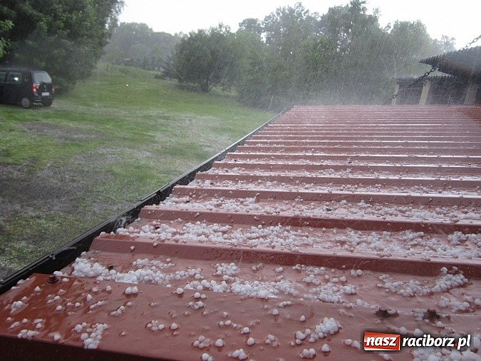 Zdjęcie w galerii na portalu naszraciborz.pl: Burza i potężne gradobicie w Rudach  wiadomości z regionu