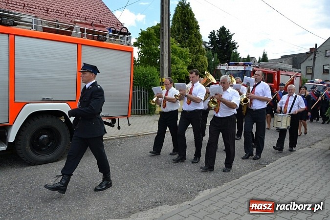 Zdjęcie w galerii na portalu naszraciborz.pl: Strażackie święto w Roszkowie. Renault wraca do służby wiadomości z regionu