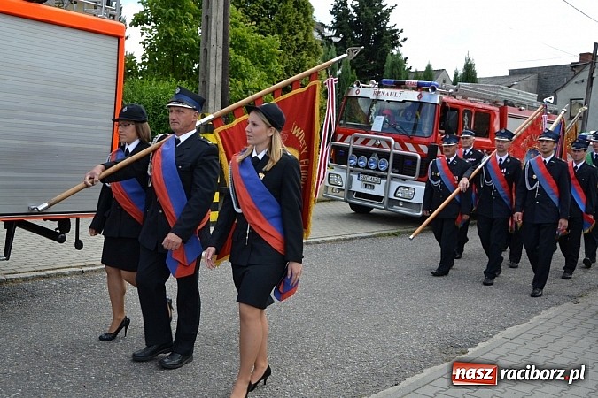 Zdjęcie w galerii na portalu naszraciborz.pl: Strażackie święto w Roszkowie. Renault wraca do służby wiadomości z regionu