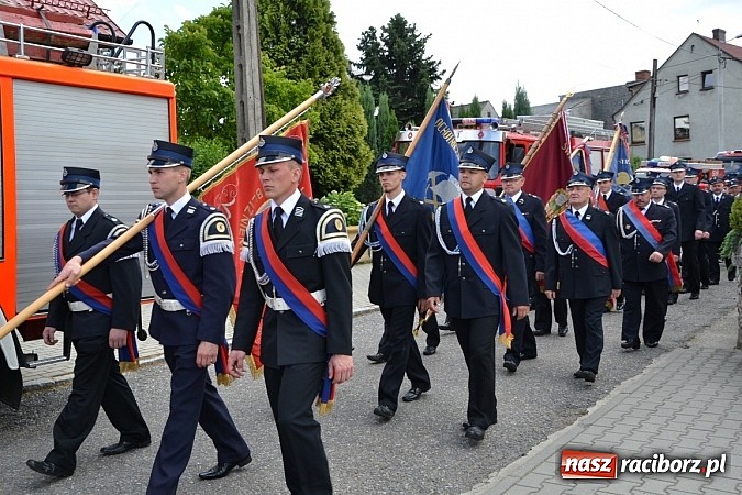 Zdjęcie w galerii na portalu naszraciborz.pl: Strażackie święto w Roszkowie. Renault wraca do służby wiadomości z regionu