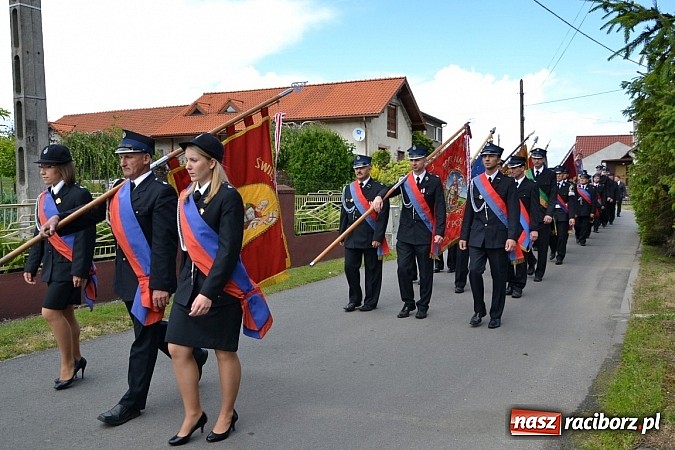 Zdjęcie w galerii na portalu naszraciborz.pl: Strażackie święto w Roszkowie. Renault wraca do służby wiadomości z regionu