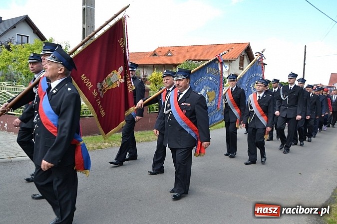 Zdjęcie w galerii na portalu naszraciborz.pl: Strażackie święto w Roszkowie. Renault wraca do służby wiadomości z regionu
