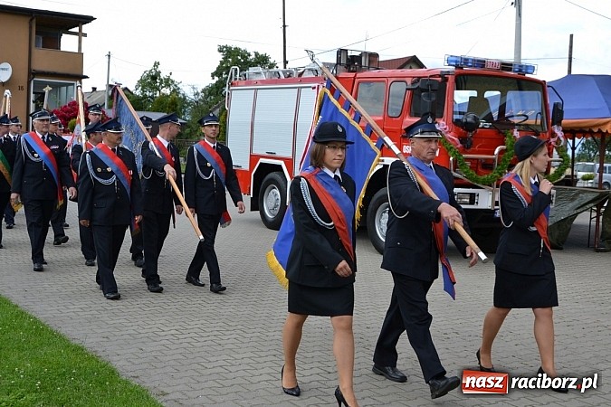 Zdjęcie w galerii na portalu naszraciborz.pl: Strażackie święto w Roszkowie. Renault wraca do służby wiadomości z regionu