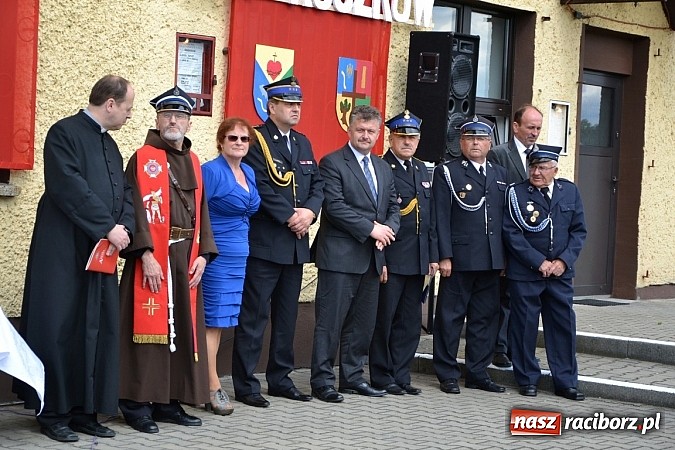 Zdjęcie w galerii na portalu naszraciborz.pl: Strażackie święto w Roszkowie. Renault wraca do służby wiadomości z regionu
