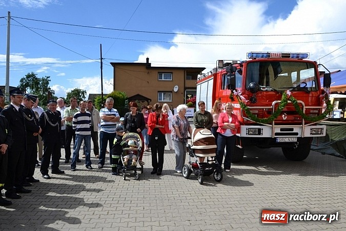 Zdjęcie w galerii na portalu naszraciborz.pl: Strażackie święto w Roszkowie. Renault wraca do służby wiadomości z regionu