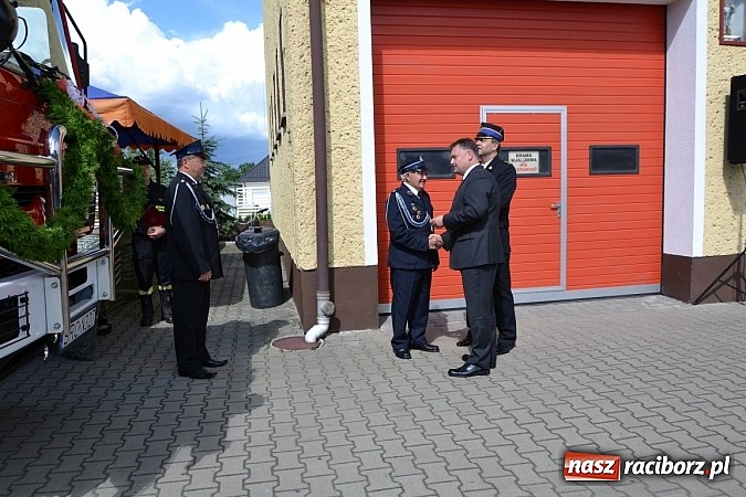Zdjęcie w galerii na portalu naszraciborz.pl: Strażackie święto w Roszkowie. Renault wraca do służby wiadomości z regionu