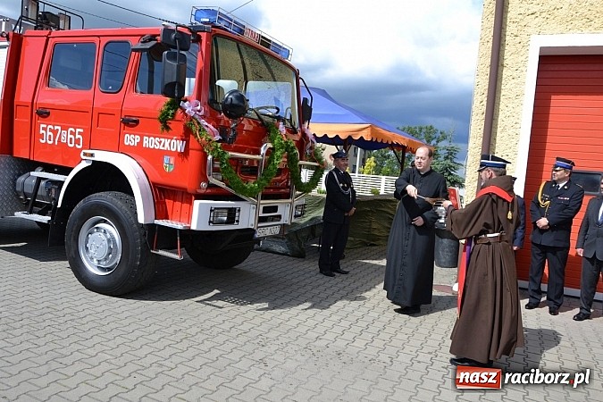 Zdjęcie w galerii na portalu naszraciborz.pl: Strażackie święto w Roszkowie. Renault wraca do służby wiadomości z regionu