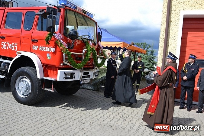 Zdjęcie w galerii na portalu naszraciborz.pl: Strażackie święto w Roszkowie. Renault wraca do służby wiadomości z regionu