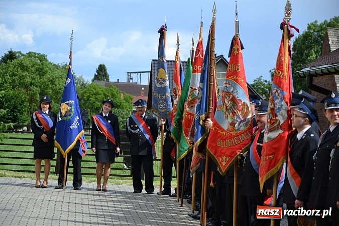 Zdjęcie w galerii na portalu naszraciborz.pl: Strażackie święto w Roszkowie. Renault wraca do służby wiadomości z regionu