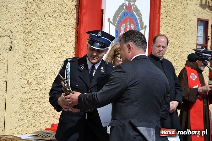 Zdjęcie w galerii na portalu naszraciborz.pl: Strażackie święto w Roszkowie. Renault wraca do służby wiadomości z regionu