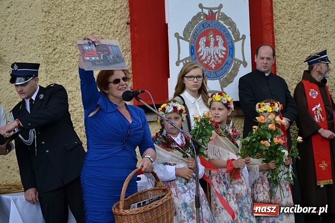 Zdjęcie w galerii na portalu naszraciborz.pl: Strażackie święto w Roszkowie. Renault wraca do służby wiadomości z regionu