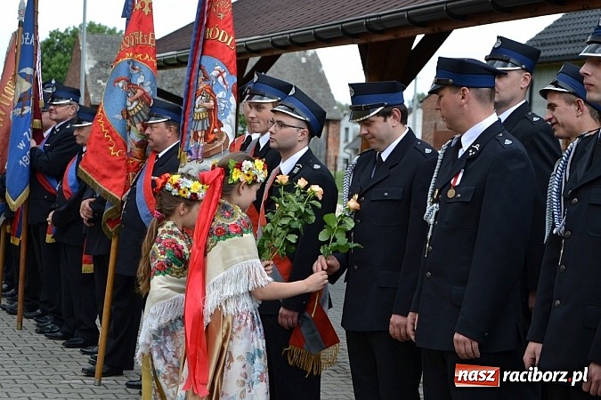 Zdjęcie w galerii na portalu naszraciborz.pl: Strażackie święto w Roszkowie. Renault wraca do służby wiadomości z regionu
