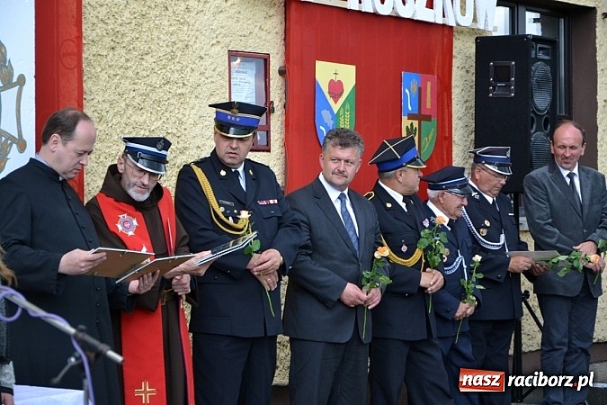 Zdjęcie w galerii na portalu naszraciborz.pl: Strażackie święto w Roszkowie. Renault wraca do służby wiadomości z regionu