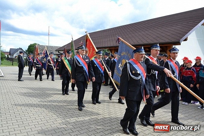 Zdjęcie w galerii na portalu naszraciborz.pl: Strażackie święto w Roszkowie. Renault wraca do służby wiadomości z regionu