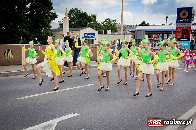 Zdjęcie w galerii na portalu naszraciborz.pl: Kolorowa parada ulicami Raciborza - Śląsk kraina wielu kultur dzień drugi wiadomości z regionu