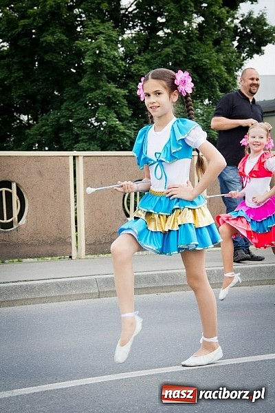 Zdjęcie w galerii na portalu naszraciborz.pl: Kolorowa parada ulicami Raciborza - Śląsk kraina wielu kultur dzień drugi wiadomości z regionu