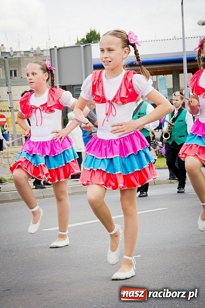 Zdjęcie w galerii na portalu naszraciborz.pl: Kolorowa parada ulicami Raciborza - Śląsk kraina wielu kultur dzień drugi wiadomości z regionu