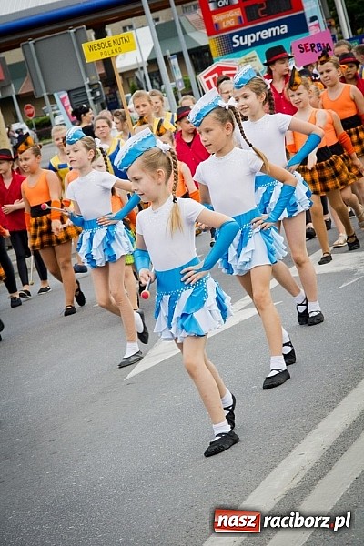 Zdjęcie w galerii na portalu naszraciborz.pl: Kolorowa parada ulicami Raciborza - Śląsk kraina wielu kultur dzień drugi wiadomości z regionu