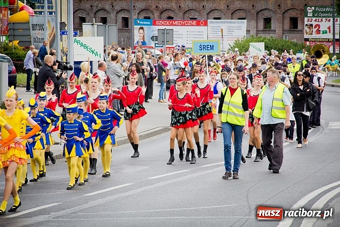 Zdjęcie w galerii na portalu naszraciborz.pl: Kolorowa parada ulicami Raciborza - Śląsk kraina wielu kultur dzień drugi wiadomości z regionu