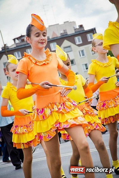 Zdjęcie w galerii na portalu naszraciborz.pl: Kolorowa parada ulicami Raciborza - Śląsk kraina wielu kultur dzień drugi wiadomości z regionu